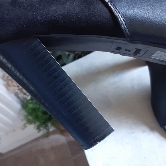 parker & sky, Peep Toe Stack Heel in Faux Leather & Suede, 9.5 - Picture 5 of 12